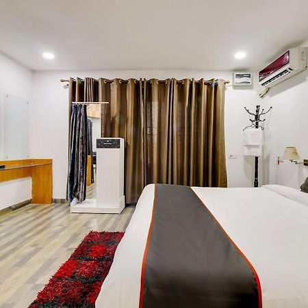Oyo 2794 Hotel Plaza Inn Ґувахаті Екстер'єр фото