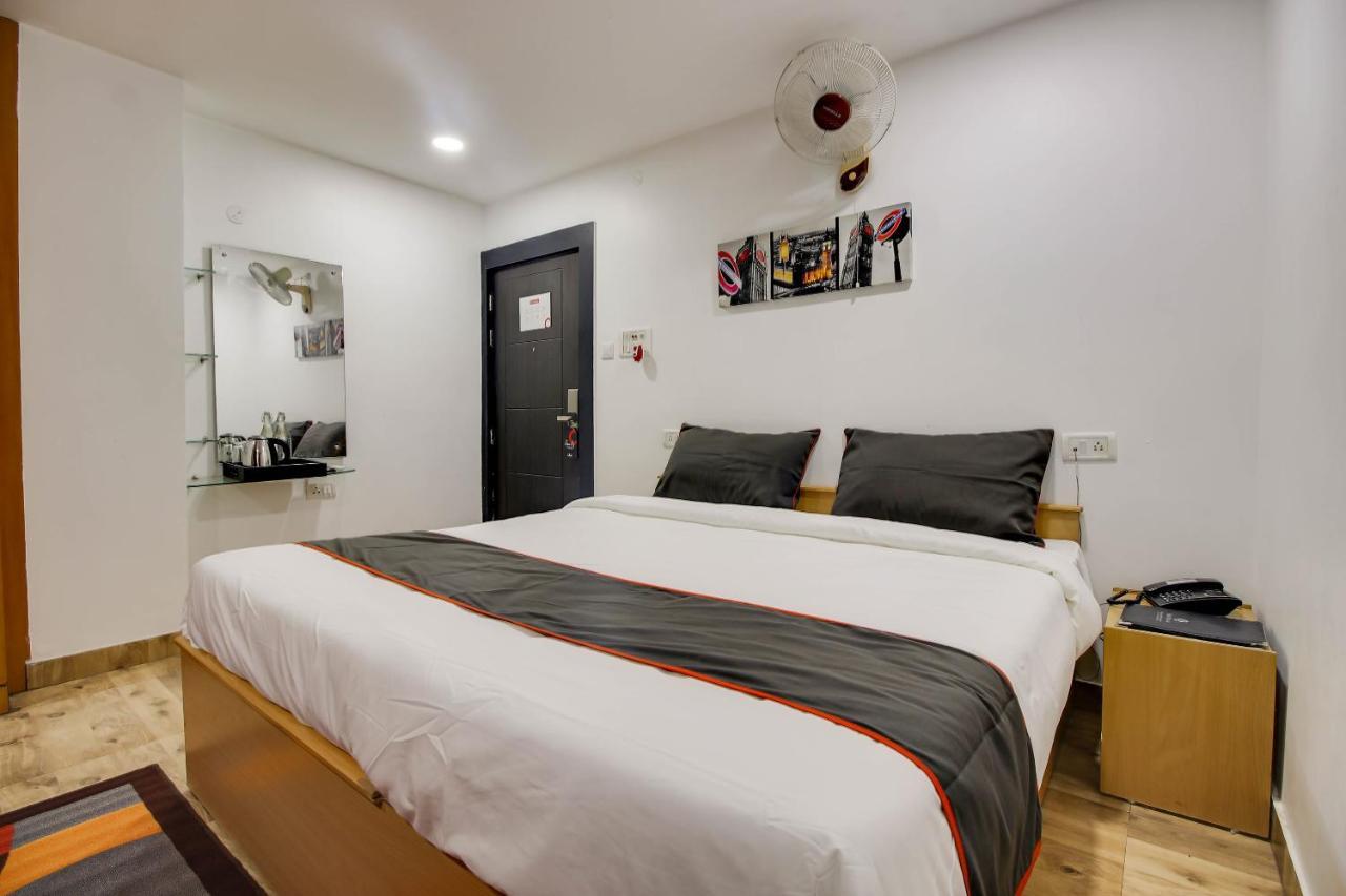 Oyo 2794 Hotel Plaza Inn Ґувахаті Екстер'єр фото