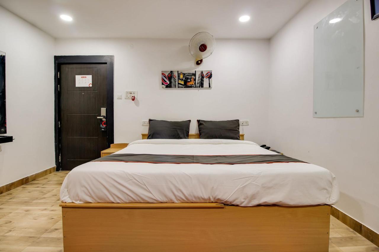 Oyo 2794 Hotel Plaza Inn Ґувахаті Екстер'єр фото