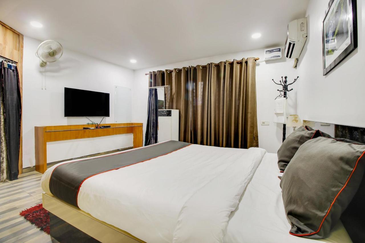 Oyo 2794 Hotel Plaza Inn Ґувахаті Екстер'єр фото